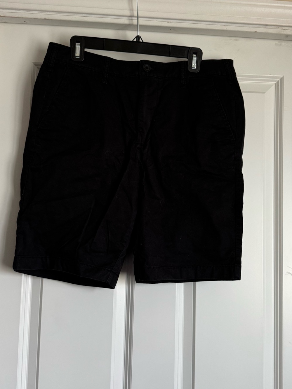 Men’s Hollister Size 33 Epic Flex Solid Black Cotton Blend Flat Front 9” Shorts